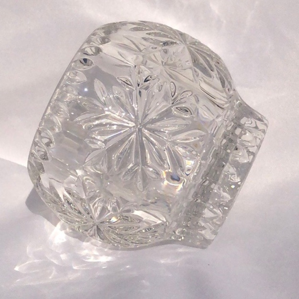 🕯️ Vintage heavy glass candle holder